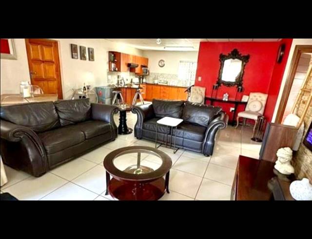 2 BEDROOM SIMPLEX FOR SALE IN ARBORETUM